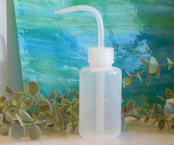 Squeeze bottle with straw for iron stand sponge Mountain Woman Products