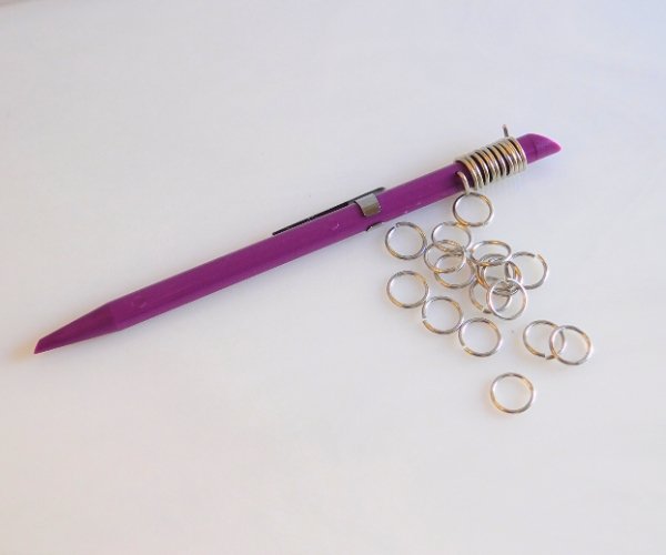 Creator's Fid'l Stix Fid & Jump Ring Maker in purple with jump rings Mountain Woman Products